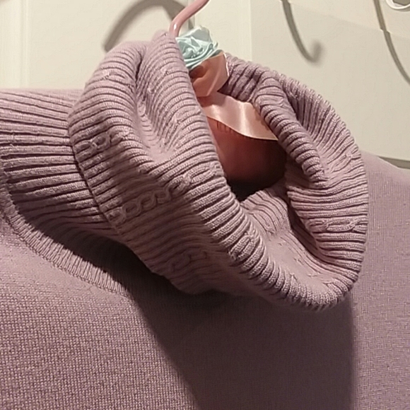 Sweater - Picture 3 of 4